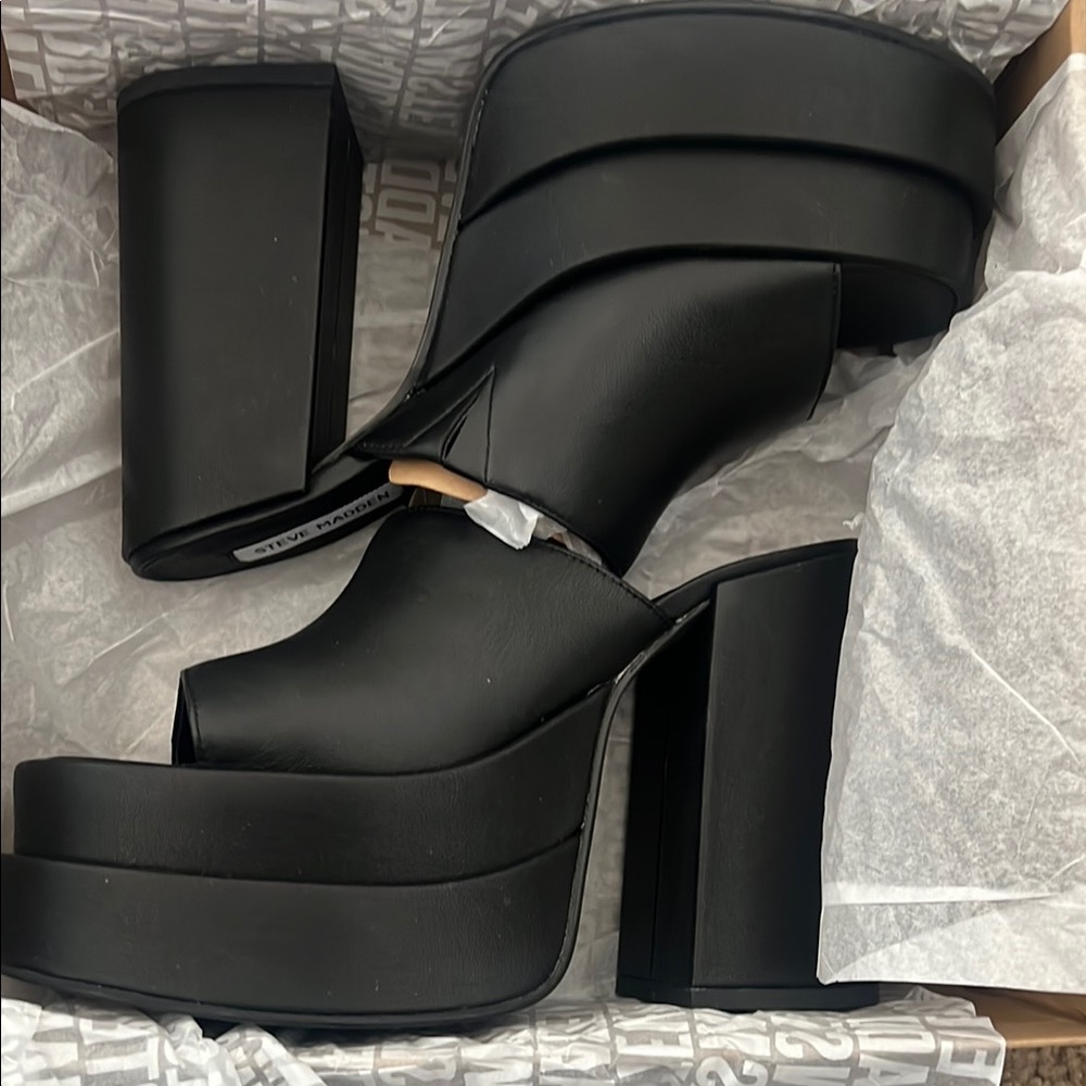 Steve Madden Women's Black Platform Heels